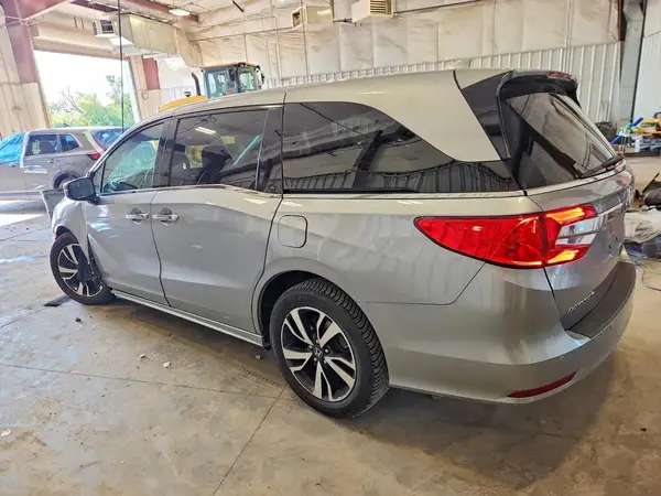 5FNRL6H94JB040881 2018 HONDA ODYSSEY - Image 2
