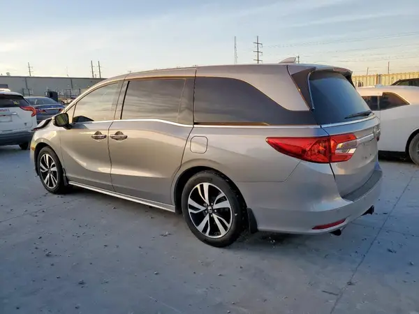 5FNRL6H94JB103767 2018 HONDA ODYSSEY - Image 2