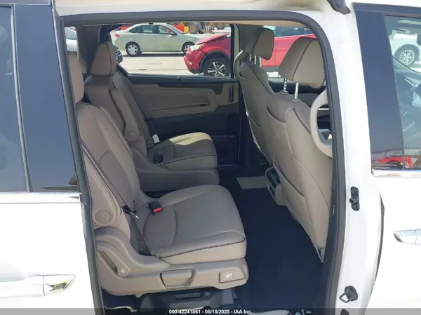 5FNRL6H94PB015584 2023 HONDA ODYSSEY - Image 8