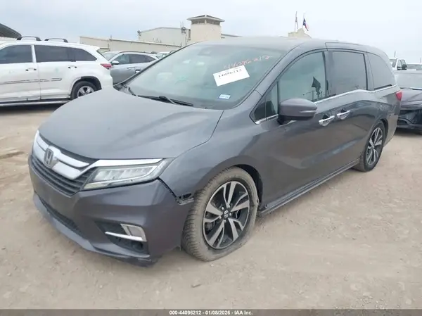5FNRL6H95JB010899 2018 HONDA ODYSSEY - Image 2