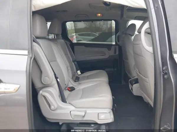 5FNRL6H95JB010899 2018 HONDA ODYSSEY - Image 8