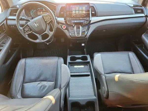 5FNRL6H95JB013060 2018 HONDA ODYSSEY - Image 8
