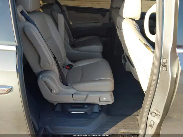 5FNRL6H95JB014662 2018 HONDA ODYSSEY - Image 8
