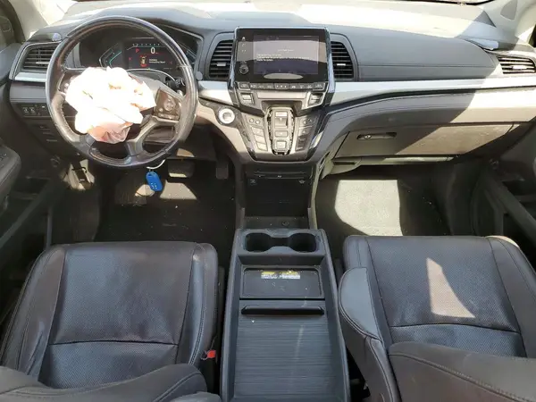 5FNRL6H95JB063988 2018 HONDA ODYSSEY - Image 8