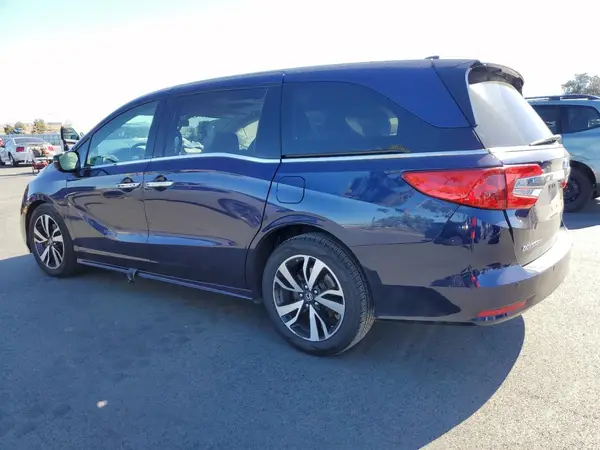 5FNRL6H95JB069998 2018 HONDA ODYSSEY - Image 2