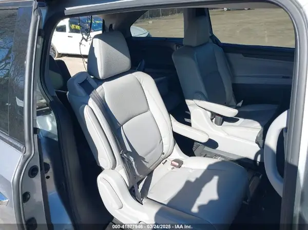 5FNRL6H96JB004853 2018 HONDA ODYSSEY - Image 8