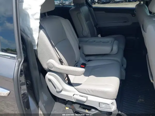 5FNRL6H96JB010877 2018 HONDA ODYSSEY - Image 8