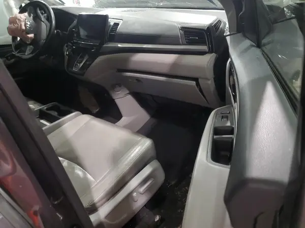 5FNRL6H96JB015447 2018 HONDA ODYSSEY - Image 8