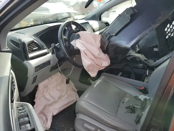 5FNRL6H96JB068519 2018 HONDA ODYSSEY - Image 8
