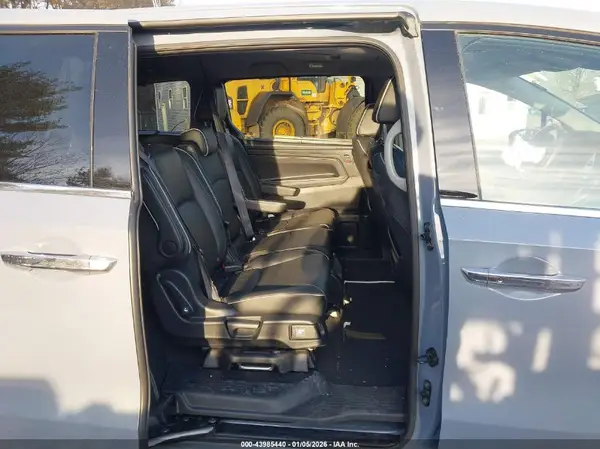 5FNRL6H96PB057657 2023 HONDA ODYSSEY - Image 8