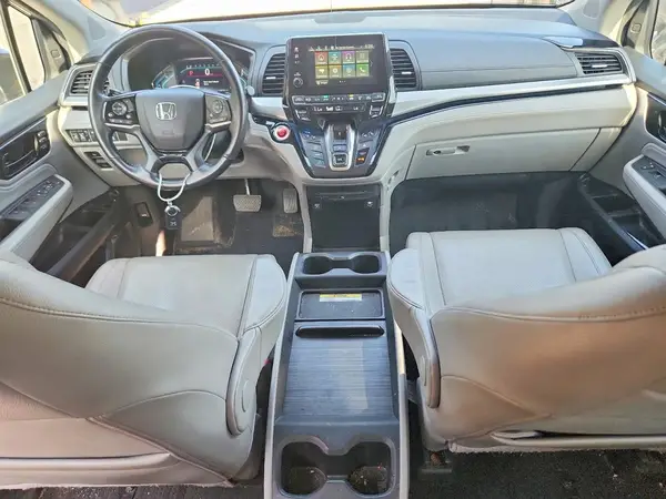 5FNRL6H97JB002450 2018 HONDA ODYSSEY - Image 8