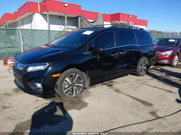 5FNRL6H97JB018132 2018 HONDA ODYSSEY - Image 2