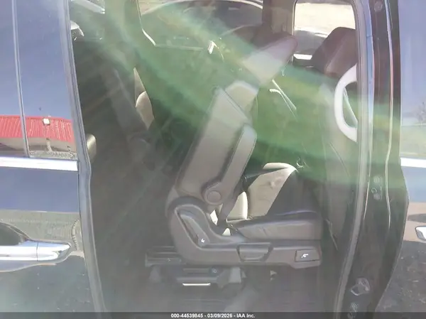 5FNRL6H97JB018132 2018 HONDA ODYSSEY - Image 8