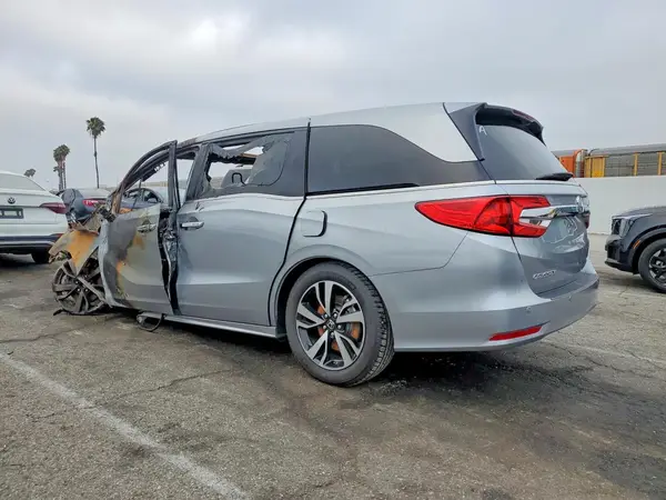 5FNRL6H98JB010430 2018 HONDA ODYSSEY - Image 2