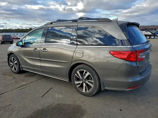 5FNRL6H98JB012100 2018 HONDA ODYSSEY - Image 2