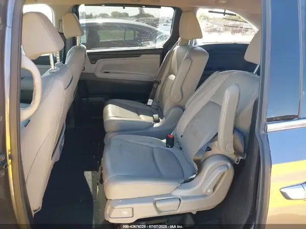 5FNRL6H98JB028569 2018 HONDA ODYSSEY - Image 8