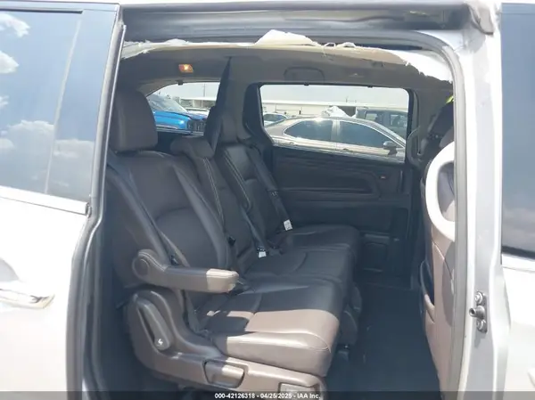 5FNRL6H98JB062513 2018 HONDA ODYSSEY - Image 8