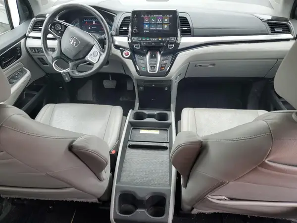 5FNRL6H98JB078520 2018 HONDA ODYSSEY - Image 8