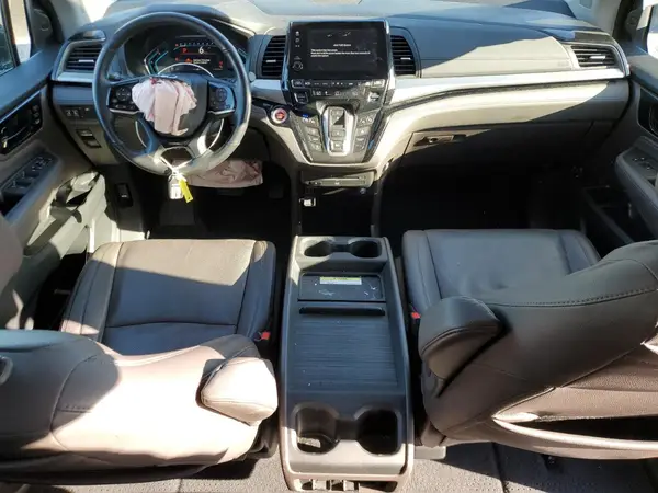 5FNRL6H98JB097214 2018 HONDA ODYSSEY - Image 8