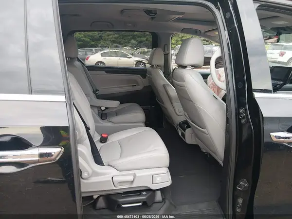 5FNRL6H99JB000747 2018 HONDA ODYSSEY - Image 8