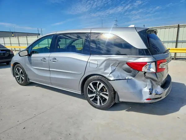 5FNRL6H99JB015717 2018 HONDA ODYSSEY - Image 2