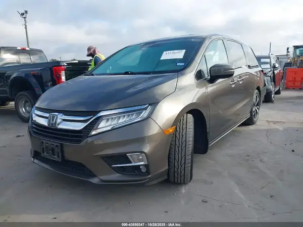 5FNRL6H99JB032548 2018 HONDA ODYSSEY - Image 2