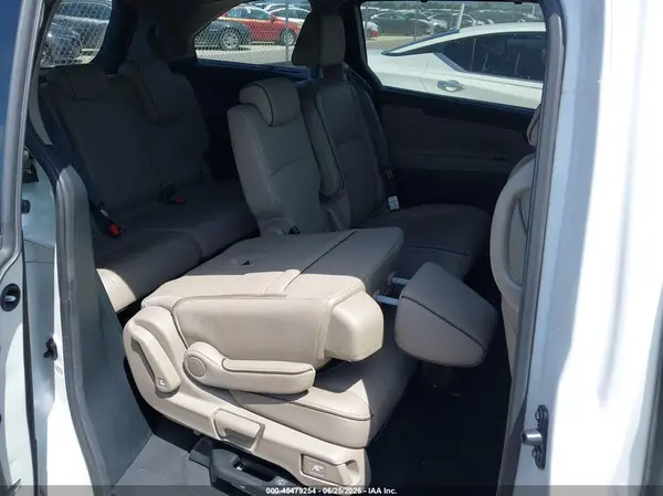 5FNRL6H99PB066076 2023 HONDA ODYSSEY - Image 8