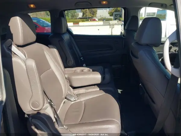 5FNRL6H9XJB104681 2018 HONDA ODYSSEY - Image 8