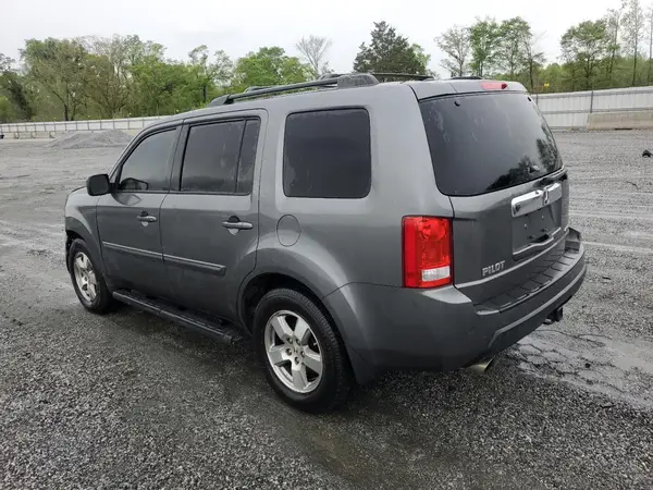 5FNYF4H56BB065805 2017 HONDA PILOT - Image 2