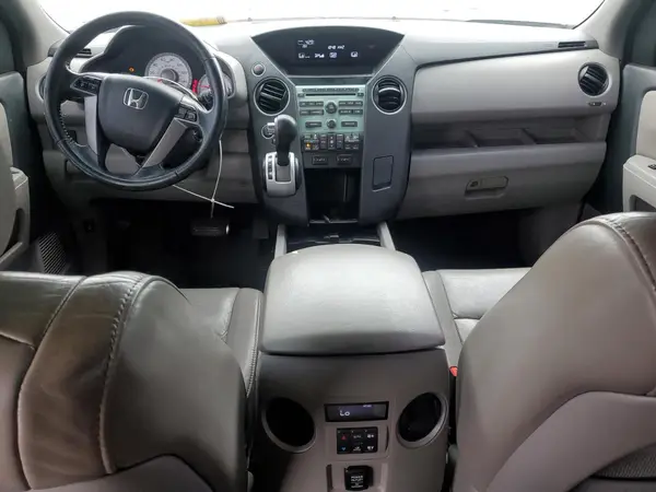 5FNYF4H56BB065805 2017 HONDA PILOT - Image 8