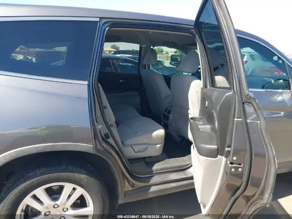 5FNYF5H10HB003053 2017 HONDA PILOT - Image 8