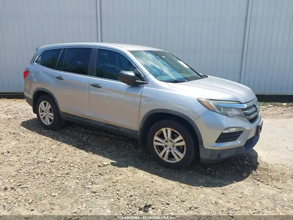 5FNYF5H10HB007572 2017 HONDA PILOT - Image 1