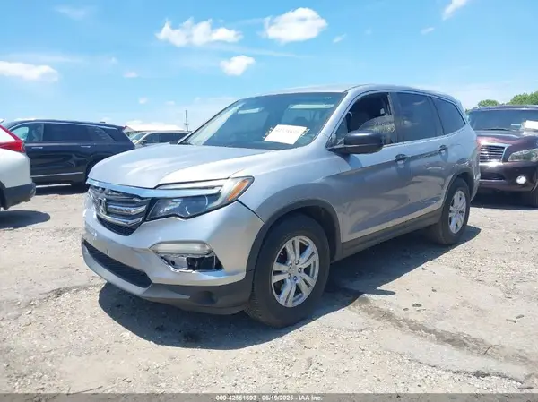 5FNYF5H10JB001132 2018 HONDA PILOT - Image 2