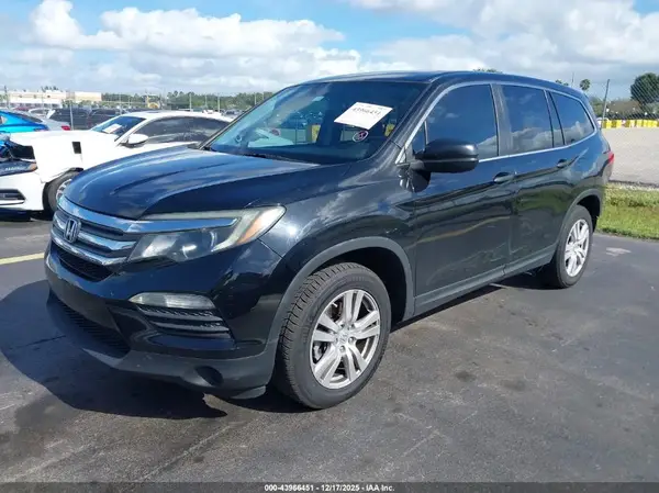 5FNYF5H11JB030557 2018 HONDA PILOT - Image 2