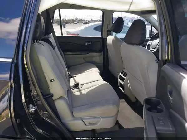 5FNYF5H11JB030557 2018 HONDA PILOT - Image 8