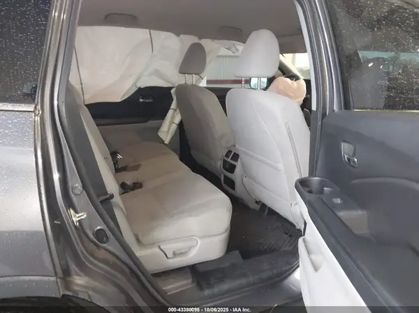 5FNYF5H13HB012751 2017 HONDA PILOT - Image 8