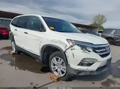 5FNYF5H15HB001881 2017 HONDA PILOT
