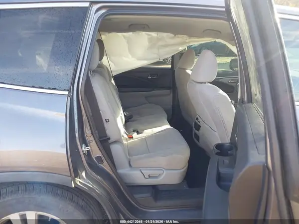 5FNYF5H17JB028540 2018 HONDA PILOT - Image 8