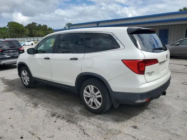 5FNYF5H18HB033840 2017 HONDA PILOT - Image 2