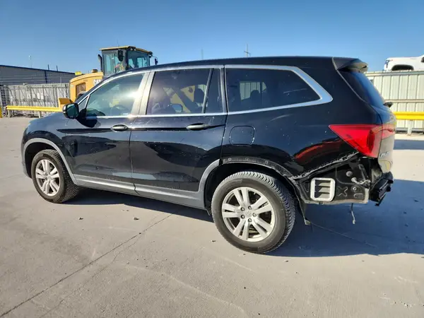 5FNYF5H18JB013349 2018 HONDA PILOT - Image 2