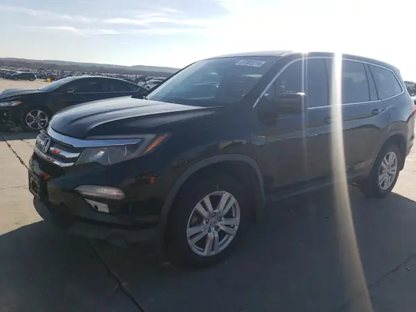 5FNYF5H18JB013352 2018 HONDA PILOT - Image 1