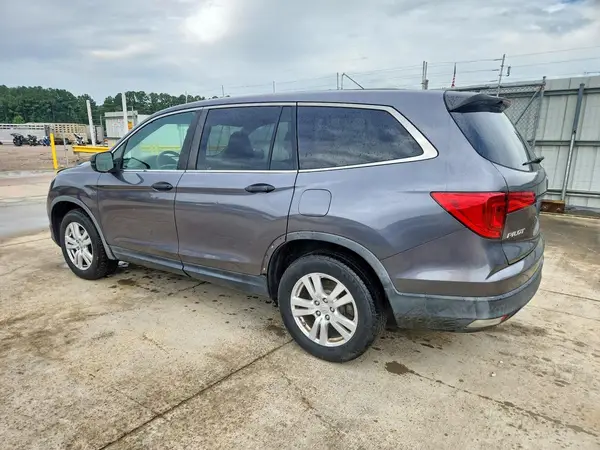 5FNYF5H19HB003052 2017 HONDA PILOT - Image 2