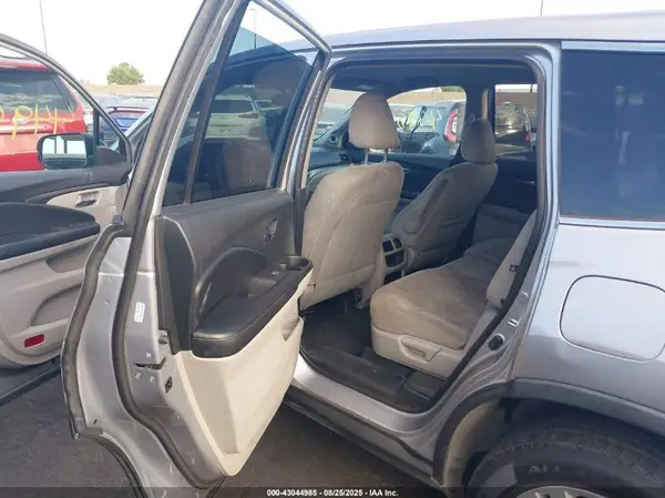 5FNYF5H19HB008610 2017 HONDA PILOT - Image 8