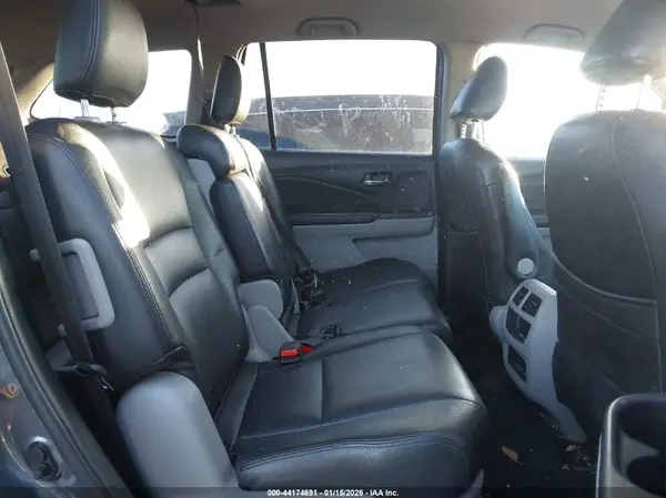 5FNYF5H1XHB003058 2017 HONDA PILOT - Image 8