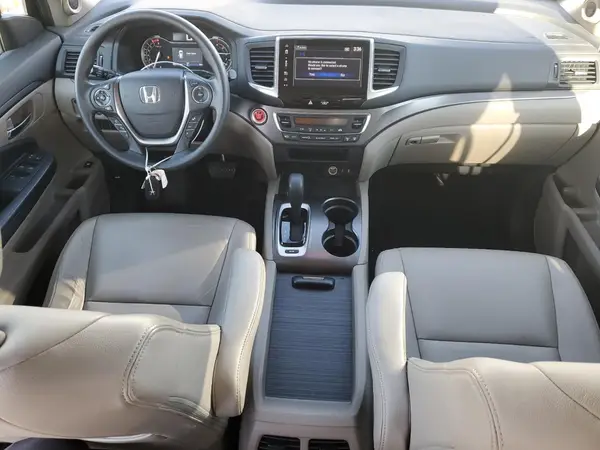 5FNYF5H30HB009047 2017 HONDA PILOT - Image 8