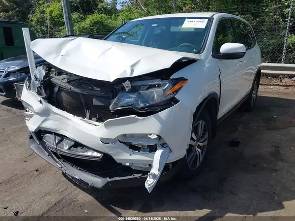 5FNYF5H30JB003383 2018 HONDA PILOT - Image 2