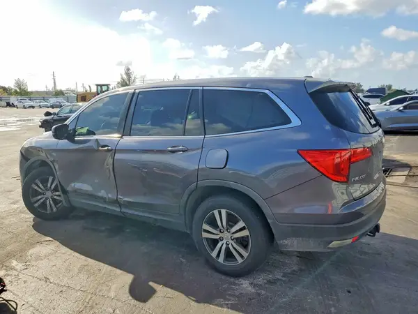 5FNYF5H30JB006588 2018 HONDA PILOT - Image 2