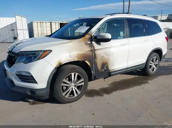 5FNYF5H31JB002016 2018 HONDA PILOT - Image 2