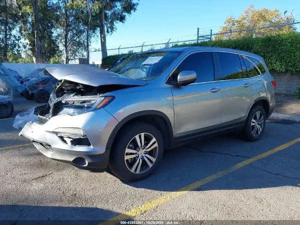 5FNYF5H32JB021545 2018 HONDA PILOT - Image 2