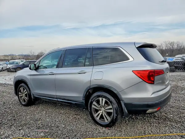 5FNYF5H32JB023585 2018 HONDA PILOT - Image 2